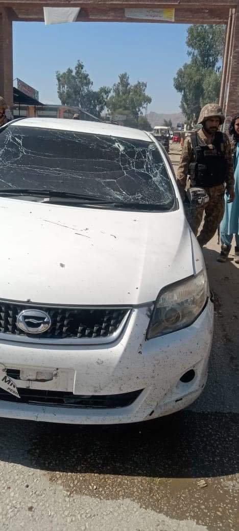 Vehicle of head of peace committee (state-backed militia) Qadir Zaman targeted in a motorcycle bomb blast in Bakkakhel area of Bannu.   Qadir Zaman has been critically wounded. In total 2 dead and 3 injured