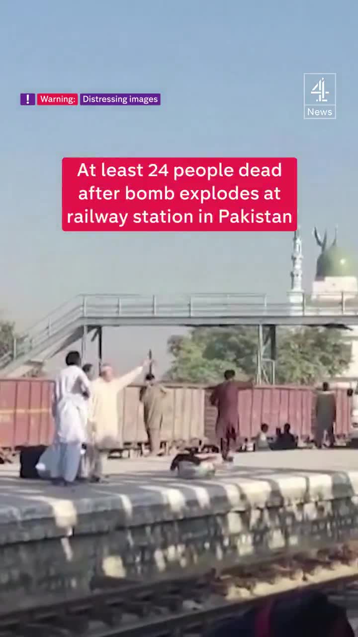 At least 24 people have died and dozens have been injured after a bomb exploded at Quetta railway station in Balochistan, Pakistan. nnThe militant group, Balochistan Liberation Army, has claimed responsibility