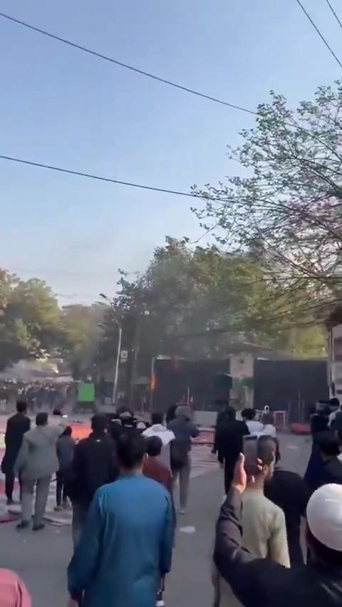 The US consulate in Lahore, Pakistan is now under attack by protesters